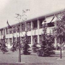 1960 Queens School front